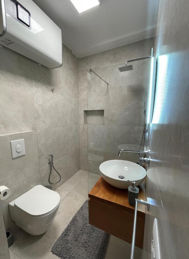 Proper Apartment 1 Tirana Exterior foto